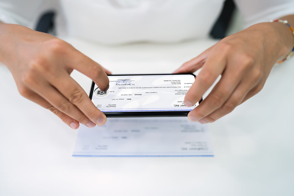 Taking picture of receipt with phone to email into Xero accounting software